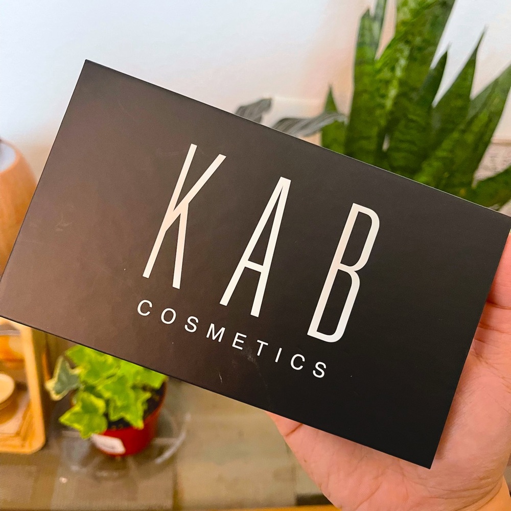 Kab Cosmetics: DAY + NIGHT EYESHADOW PALETTE